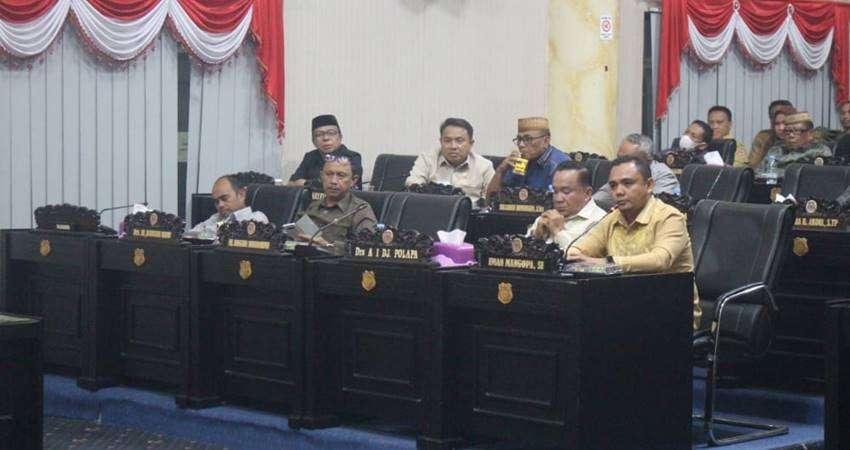 Eman Minta Staf Khusus Bupati Dievaluasi, Banting HP Saat Paripurna