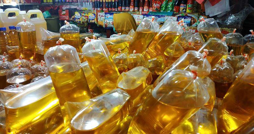 Minyak Goreng Curah Rp13 Ribu per Liter, Pedagang Klaim Harga Terus Membaik