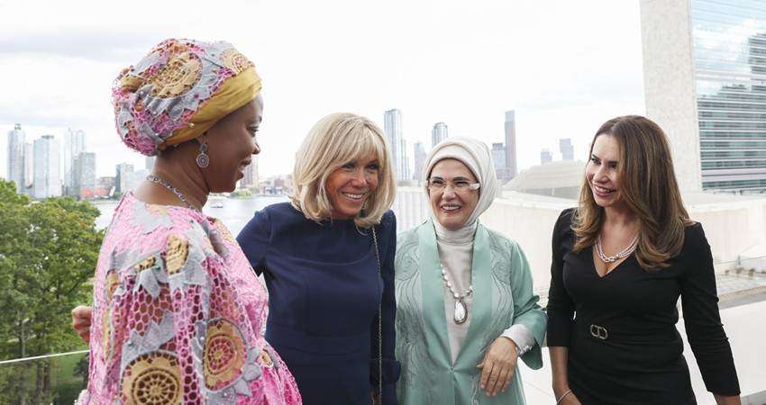 Hadir di New York, First Lady Turki Emine Erdogan Pamer Karawo