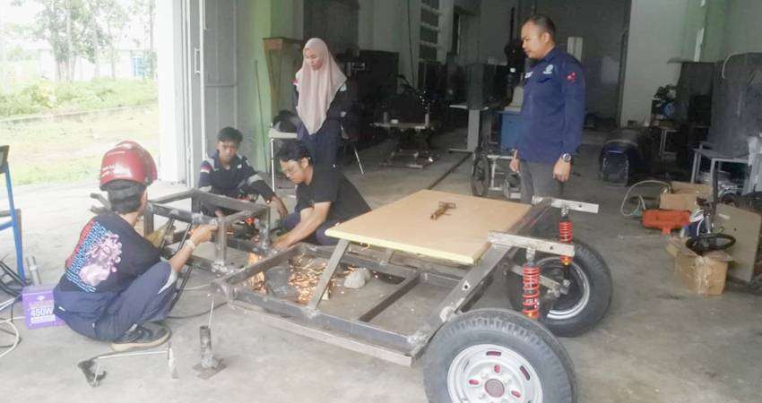 Mahasiswa Fatek Garap Prototipe Mobil Listrik, Punya Potensi untuk Dikembangkan