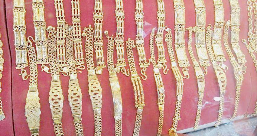 Harga Emas Perhiasan Turun, 23 Karat Dibanderol Rp900 Ribu per Gram