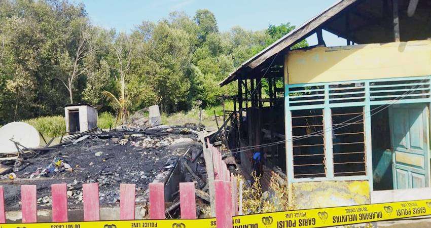 Dua Rumah Hangus, Motor Ikut Ludes