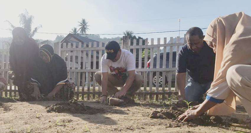 Hamim Siapkan 200 Ribu Bibit Cabai, Kembangkan Ekonomi Keluarga dan Rumah Tangga di Bonebol