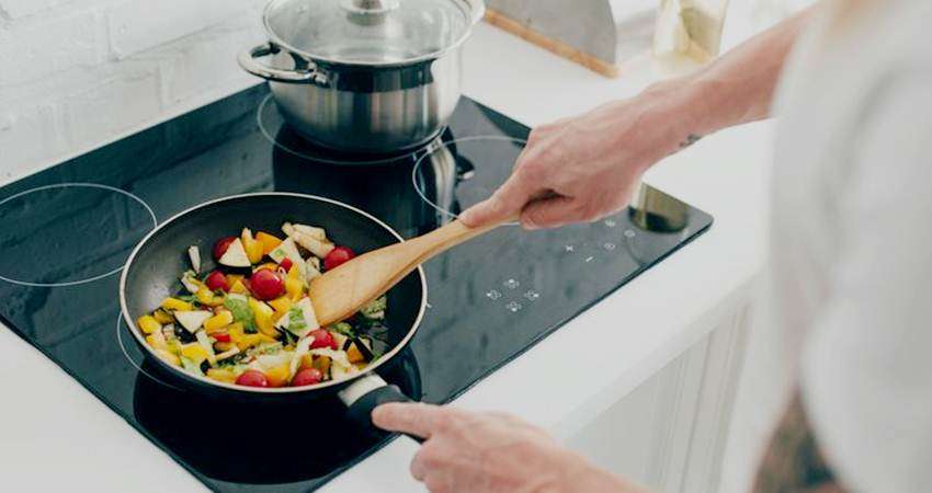 Program Kompor Listrik Batal, Banyak Kritik, PLN Berdalih Demi Kenyamanan