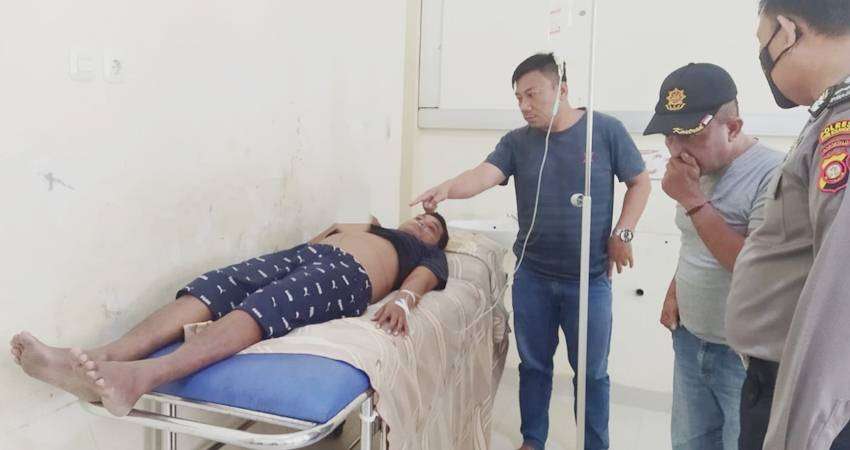 Diduga Stres, Pemuda Tikam Perut Sendiri