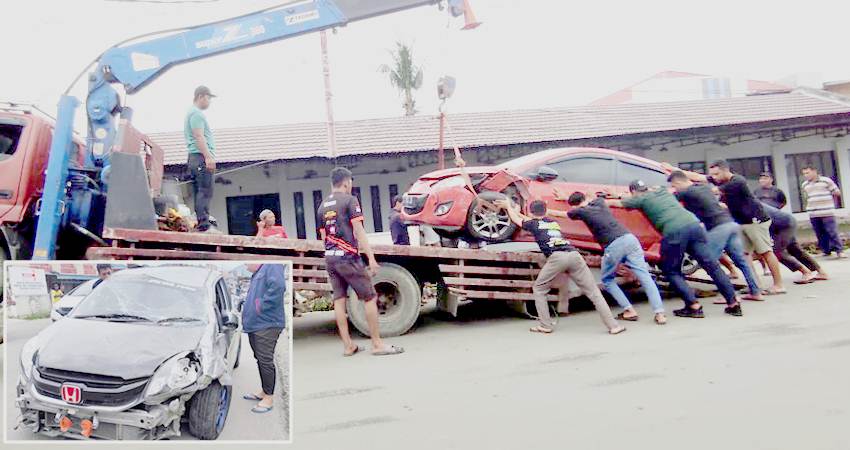Lakalantas, Dua Minibus Bonyok, Mazda Masuk Got Ditabrak Brio di Jalan Eks Panjaitan