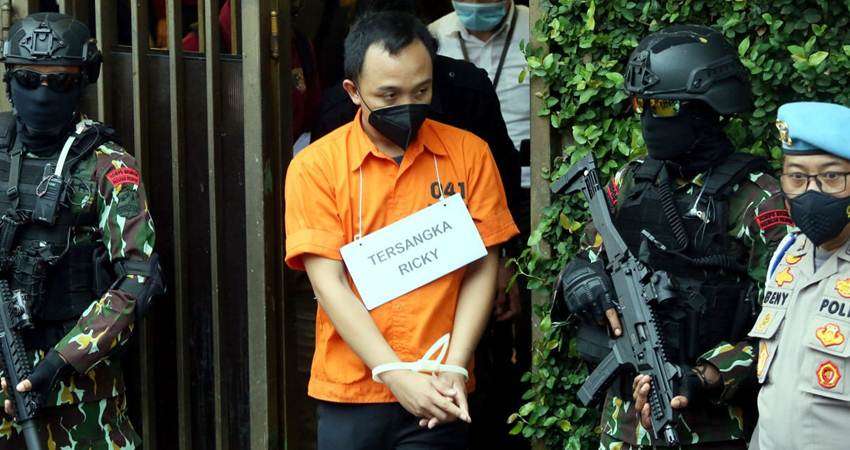 Pengakuan Bripka Ricky Rizal soal Perintah Ferdy Sambo, Bharada E Sampai Berdoa di Toilet