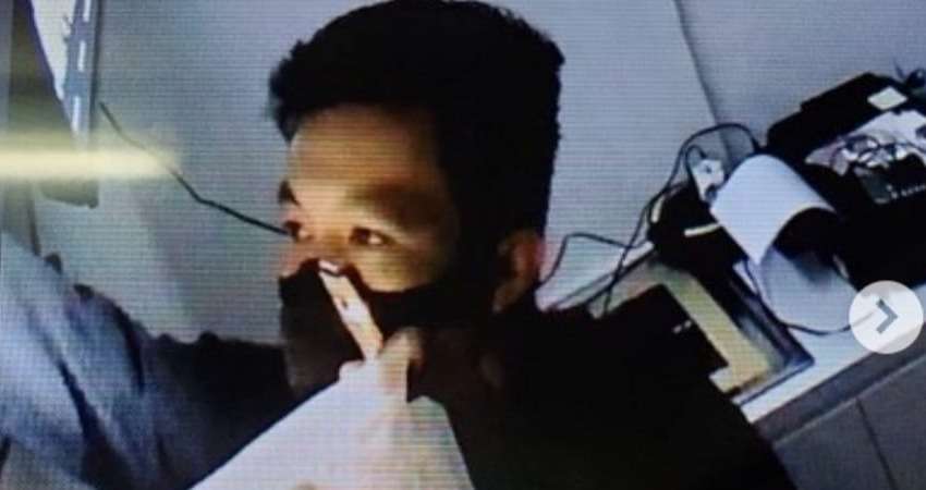 Polisi Periksa TKP Pencurian Toko Ruben Onsu