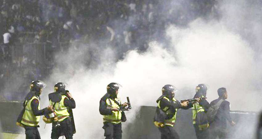 Rekonstruksi Tragedi Kanjuruhan, Tak Ada Tembakan Gas Air Mata ke Tribun