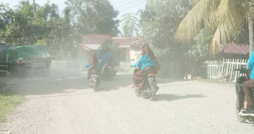 Warga Imana ‘Mandi’ Abu