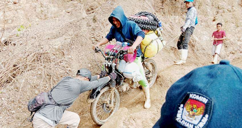 Warga Pinogu Rindu Gubernur, Akses Sulit, Listrik Tak Ada, Gas Mencekik