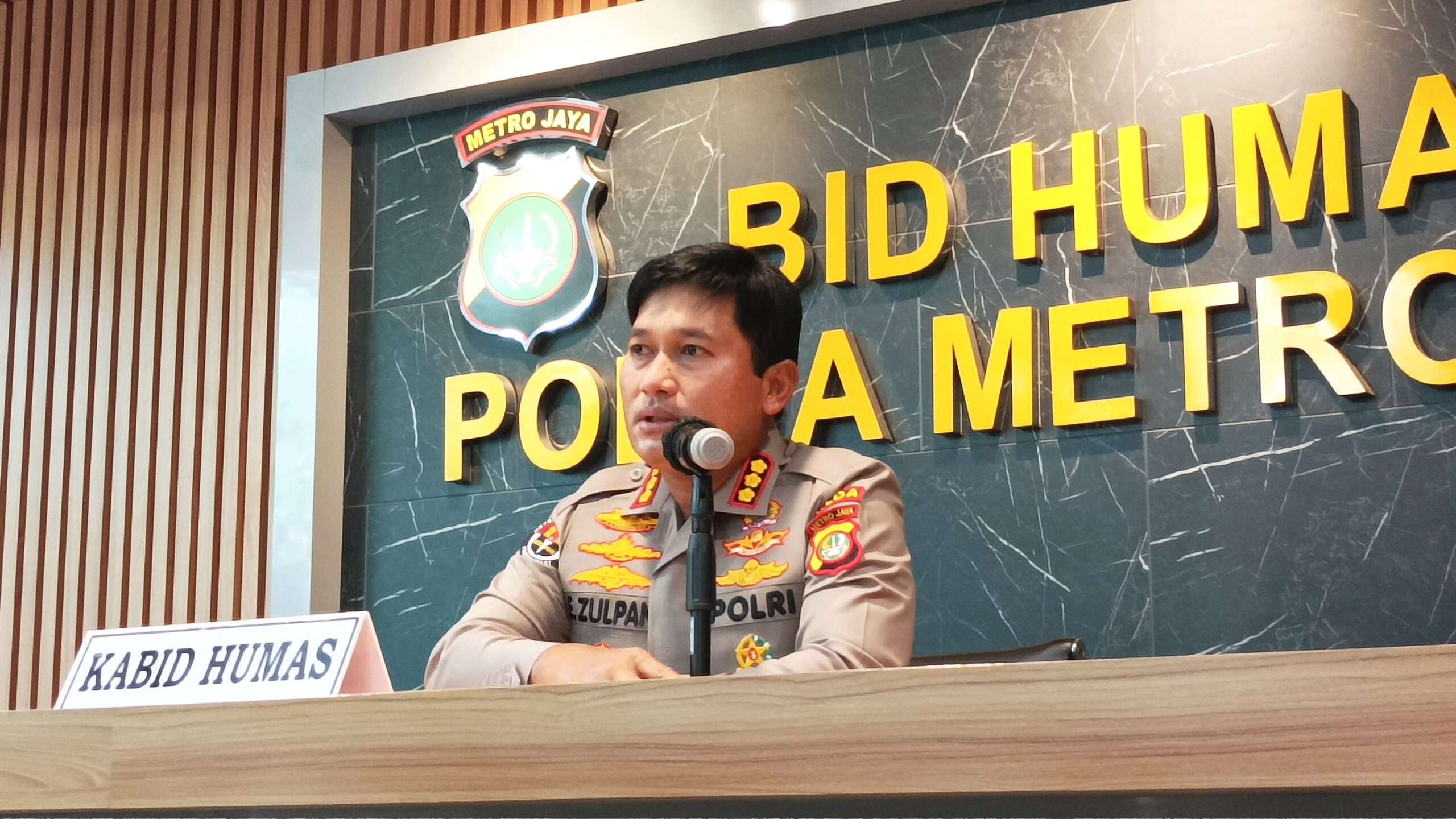 Farhat Abbas Laporkan Denise Chariesta ke Polda Metro Jaya, Ada Apa?