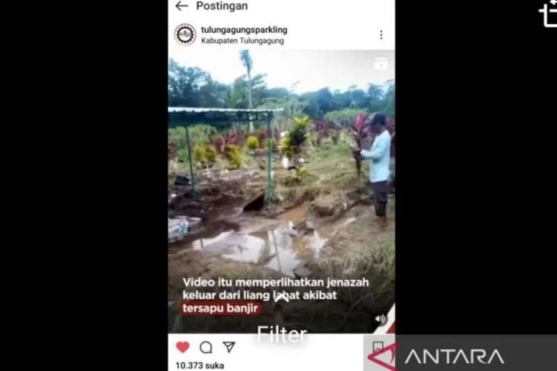 Heboh! 3 Jenazah di Tulungagung Keluar Liang Lahat Hanyut Terbawa Arus Banjir