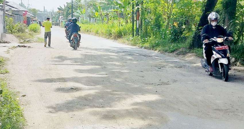 Jalan Taman Buah Banyak Kubangan