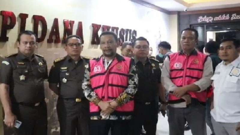 Jadi Tersangka Korupsi, Kadishub Makassar Sampaikan Pesan Ini untuk Sang Istri