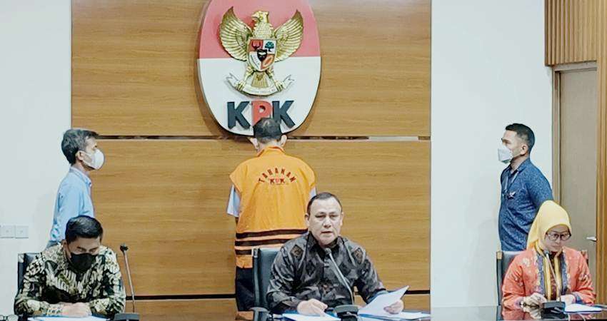 Lukas Enembe Tersangka Korupsi, Firli Sebut Sudah Berbakti untuk Negeri