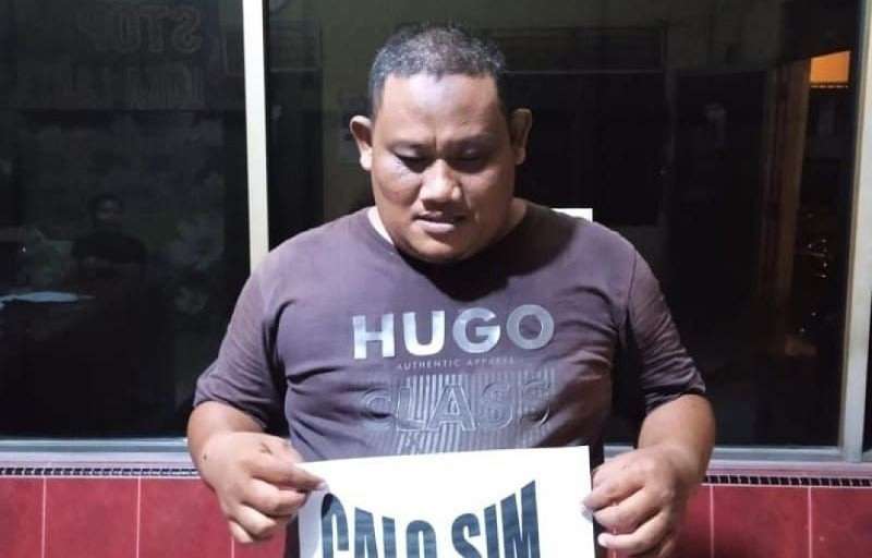 Dua Pelaku Penipuan Berkedok Calo Pengurusan SIM, Ditangkap Saat Menjalankan Aksinya.