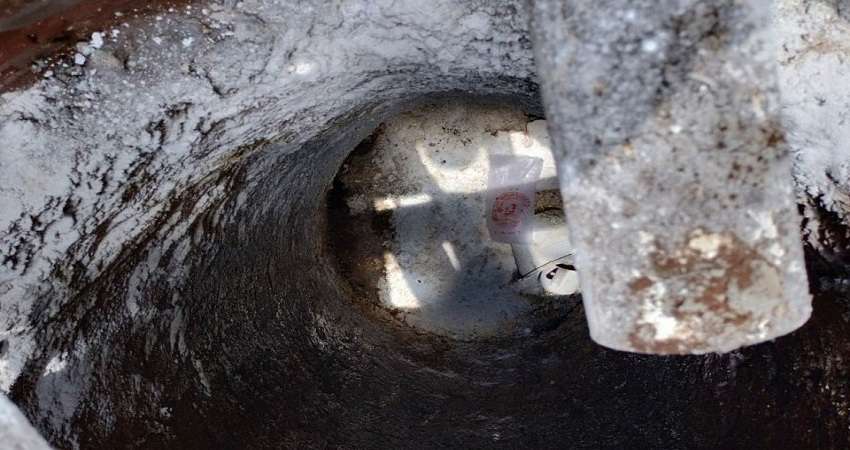 Seorang Pria di Way Kanan Tega Membuang Mayat Orang Tuanya Sendiri ke Septic Tank,