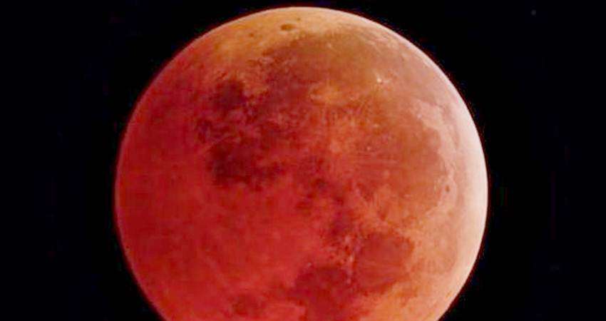 Kemenag Ajak Umat Salat Khusuf