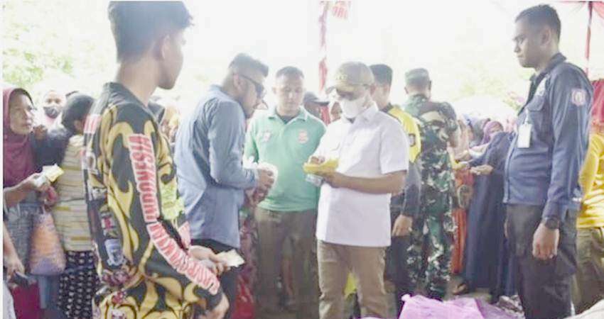 Pemprov Gelar Pasar Murah dan Bagi Bantuan, Hamka Layani Langsung, 334 UMKM Keciprat Uang Tunai