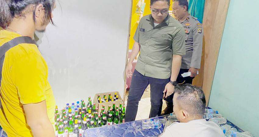 Ratusan Botol Miras Berhasil Disita, Kapolres : Kami Akan Rutin Lakukan Razia Setiap Saat