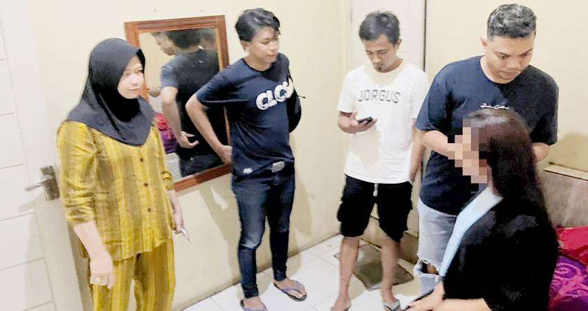 Bawa Narkoba, Seorang IRT Ditangkap