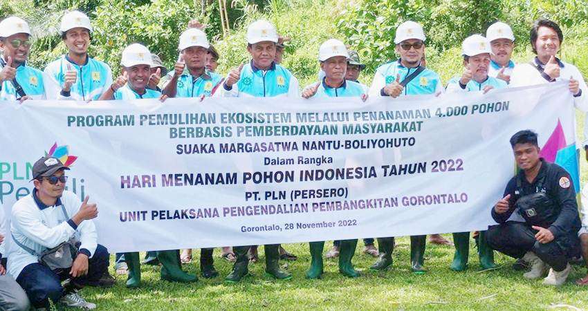 PLN UPDK Gorontalo Tanam Ribuan Pohon