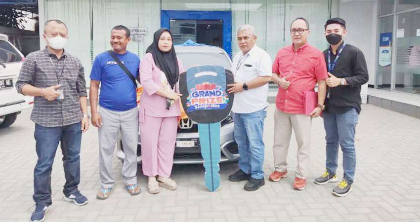 Panen Hadiah Simpedes BRI Gorontalo, Ibu Pemilik Warung Makan Bawa Pulang Brio