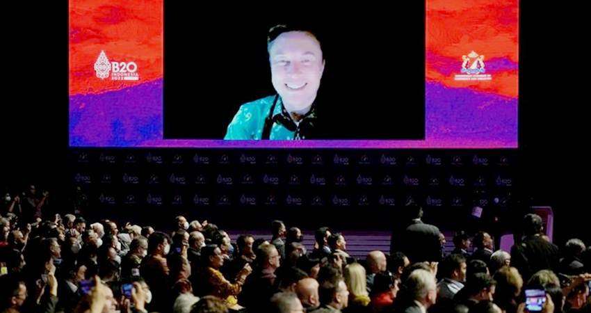 Elon Musk Pamer Batik Palu