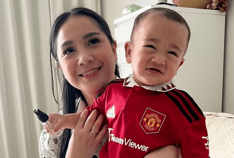 Viral, Manchester United Pamer Foto Nagita Slavina dan Rayyanza