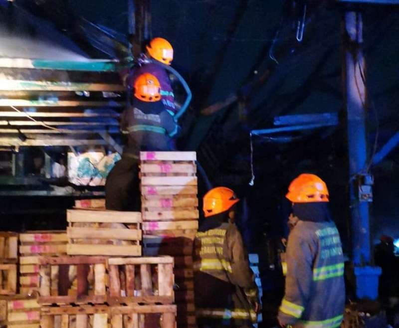 Pasar Induk Caringin Kebakaran, 36 Lapak Ludes Terbakar