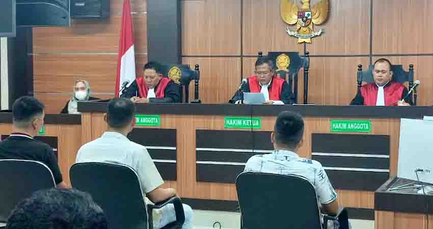 Empat WNA China Terdakwa Batu Hitam Hirup Udara Bebas