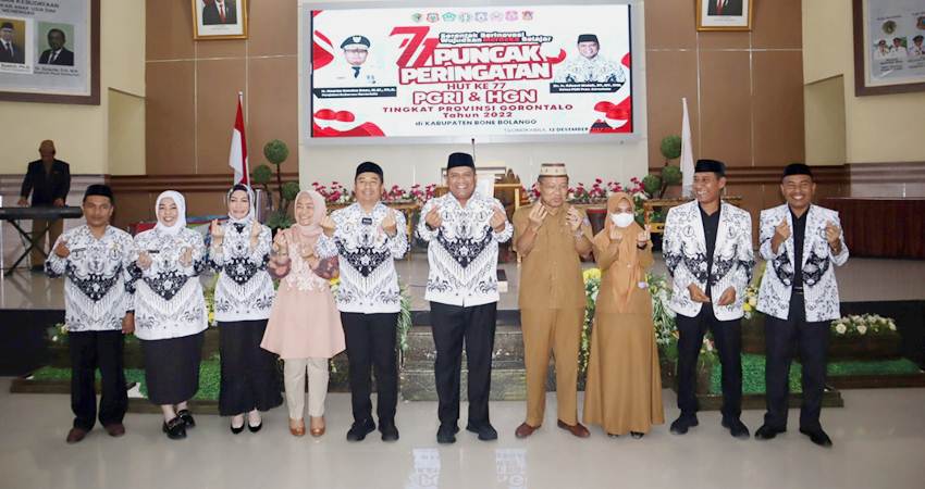 Hamim Kucur Miliaran Rupiah untuk Kesejahteraan Guru