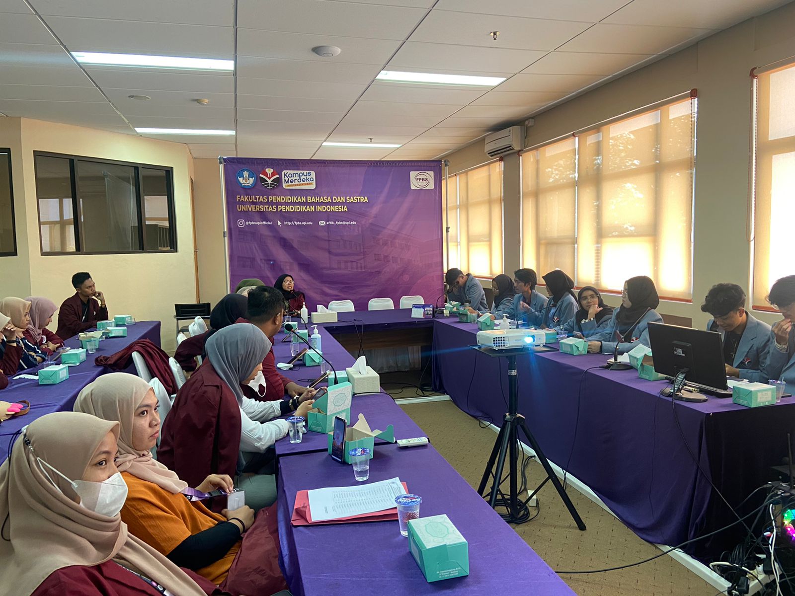 Buku Karya Prodi Bastrasia UNG Dibedah Bersama UPI