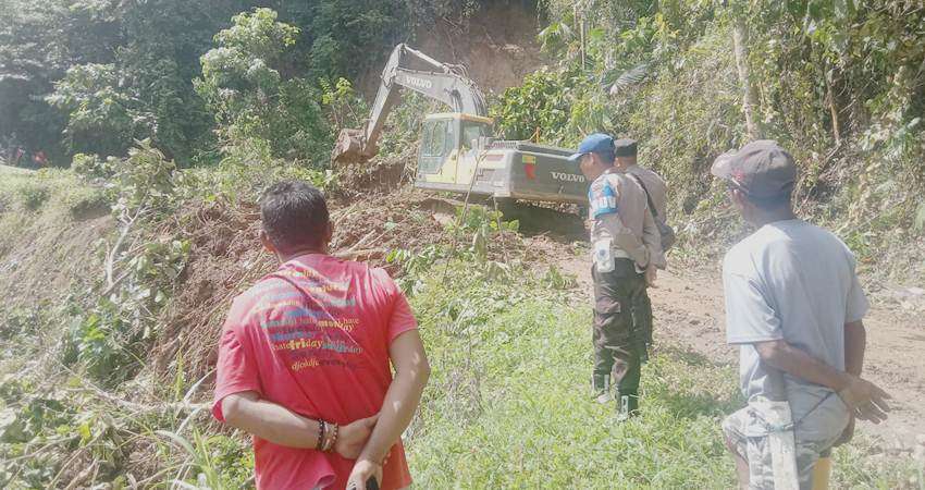 Longsor, Enam Desa di Paguyaman Pantai Nyaris Terisolir, Sembilan Jam Listrik Padam, Masyarakat Minta Jalan Diperbaiki