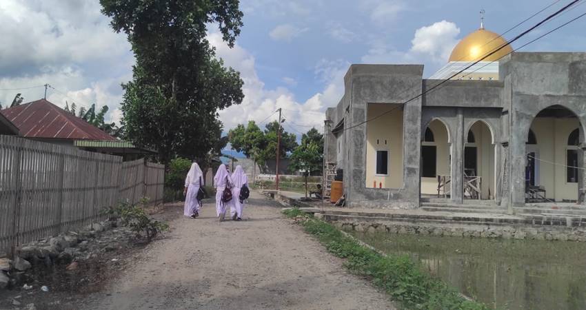 Marten Bakal Perbaiki Akses ke SMA 6 Gorontalo