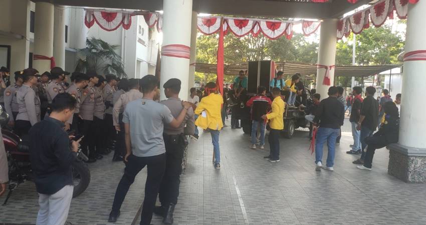 Gelar Demo Peringati Hari Anti Korupsi, Mahasiswa UG Tuntut 4 Hal