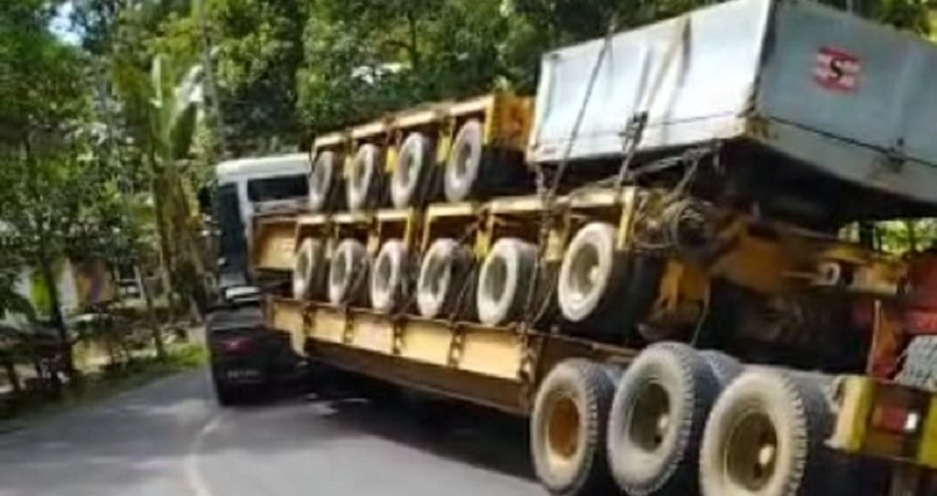Tronton Kecelakaan di Pontolo, Jalur Transsulawesi Macet