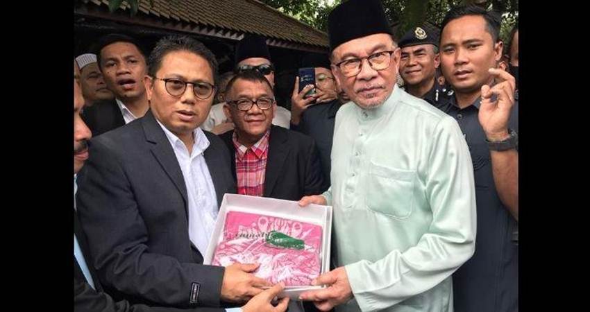 PM Malaysia Kini Koleksi Karawo 