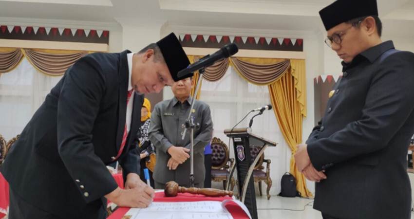 Rombak Kabinet, Hamka Kocok 28 Pejabat