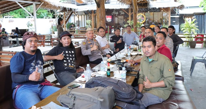 Kapolresta Gorontalo Kota, Kombes Pol. Dr. Ade Permana,S.I.K,M.H bersilaturrahmi dengan para jurnalis Gorontalo.