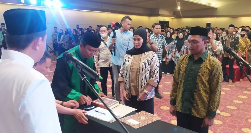 KPU Bonbol lantik 495 anggota PPS di Citimall. (Foto Caisar/GP)