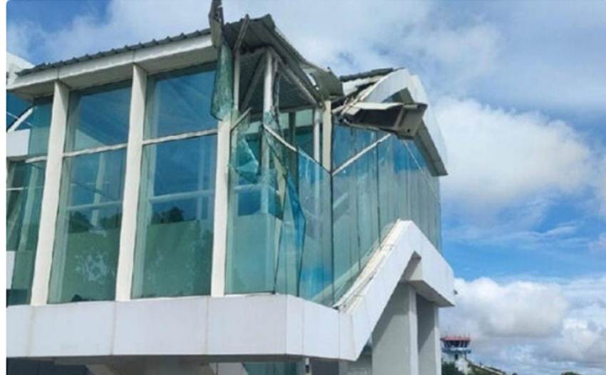 Sayap Pesawat Lion Air Tabrak Jembatan Dinding di Bandara Mopah Merauke