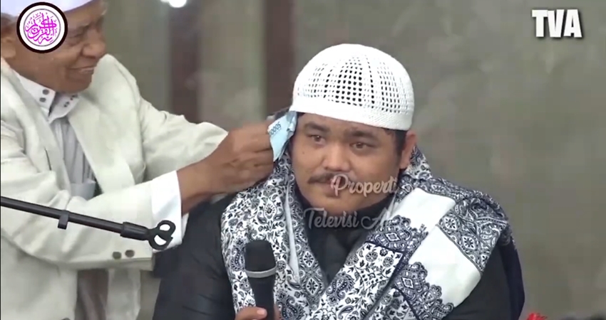 seorang qori internasional disawer saat sedang melantunkan ayat alquran disebuah acara di Banten, tahun 2021 yang lalu. (Foto : tangkapan layar /youtube : televisi al-quran)