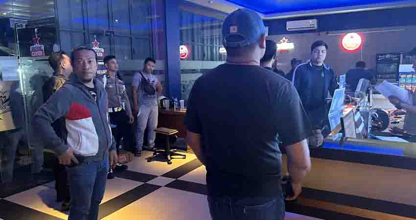 Izin Kadaluarsa, Café Valerio Ditutup