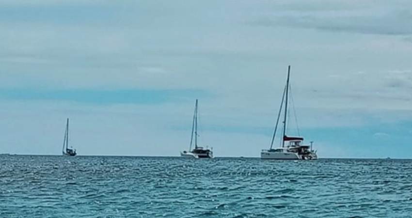 Tiga Yatch Australia Berlabuh di Boalemo