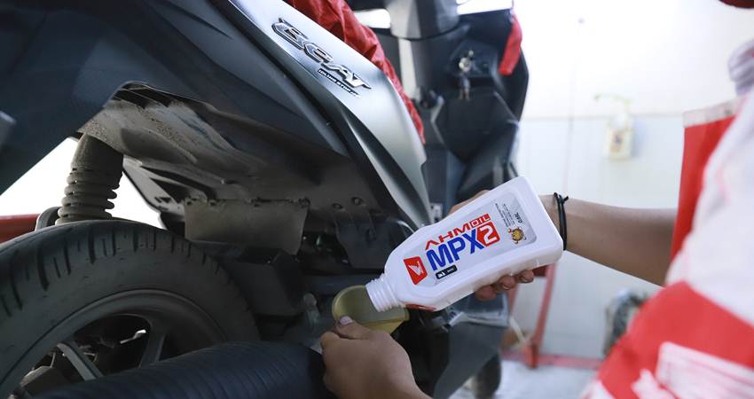 AHM OLI SPX2 dan MPX2, Pelumas Skutik Honda Makin Hemat dan Tepat