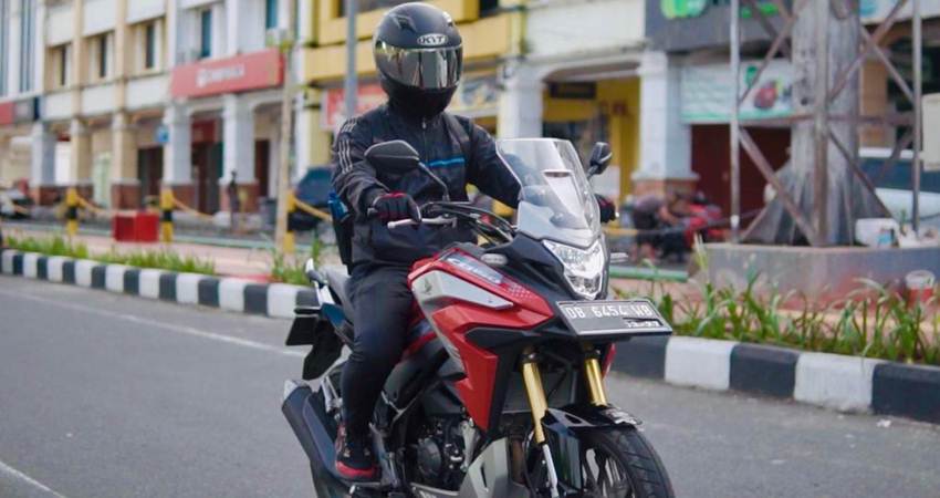 Penting! 10 Tips Cara Berkendara yang Aman dari Honda 