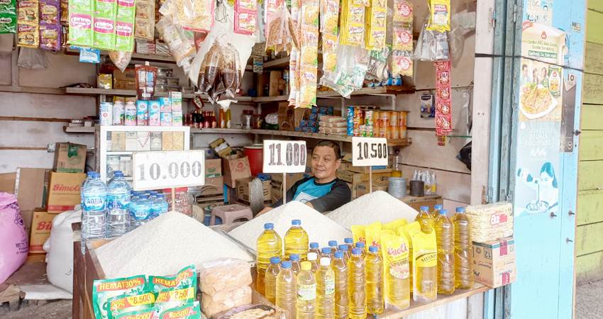 Harga Minyak Goreng Tidak Stabil, Pedagang Klaim Penjualan Turun