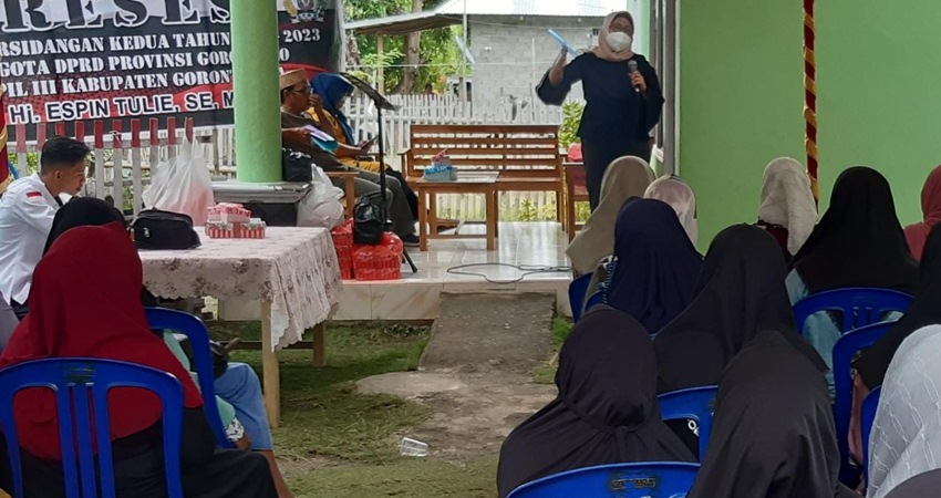 Kegiatan reses anggota Deprov dapil III Kabupaten Gorontalo, Espin Tuli di Desa Lobuto Timur, Kecamatan Biluhu, Kabupaten Gorontalo. (Humas)